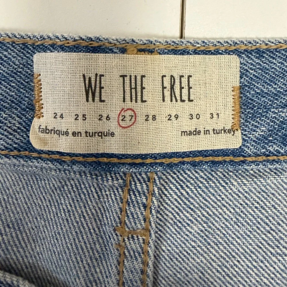 We The Free Free People Distressed Straight Leg Jeans Blue Light Wash Size‎ 27